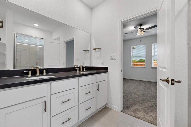 Building Photo - 1204 Purple Martin Dr