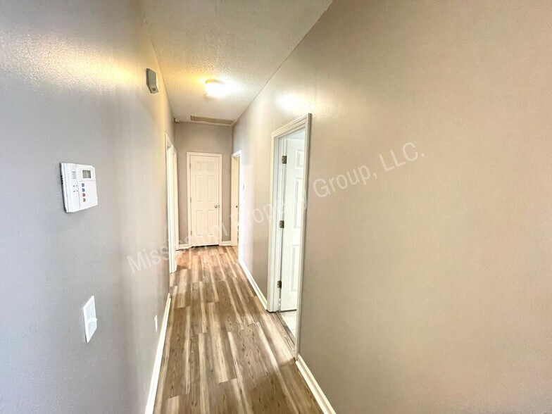 Building Photo - 213 Eagles Nest Ln