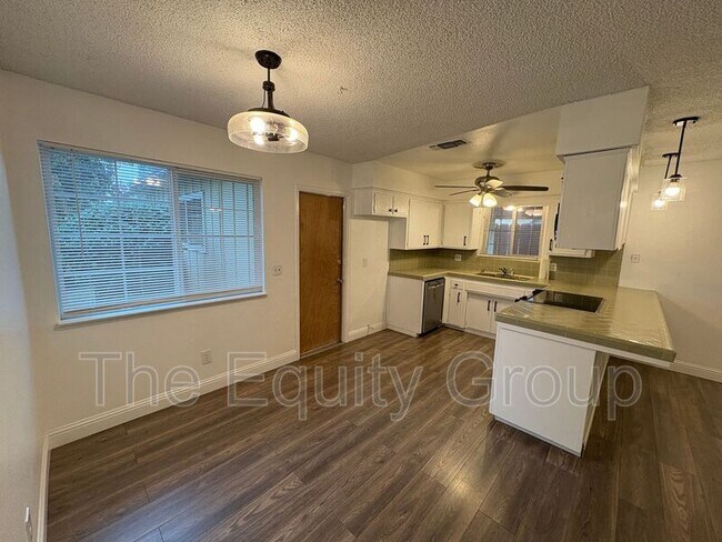 Building Photo - 1439 W Evans Ave