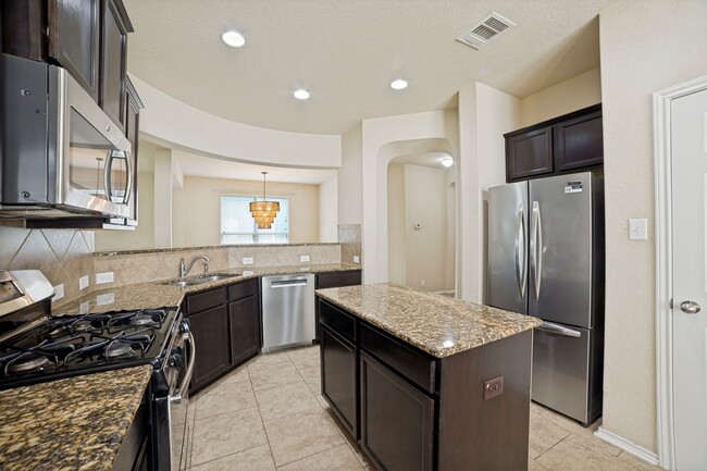 Building Photo - Beautiful 3 Bedroom in Republic Oaks Community