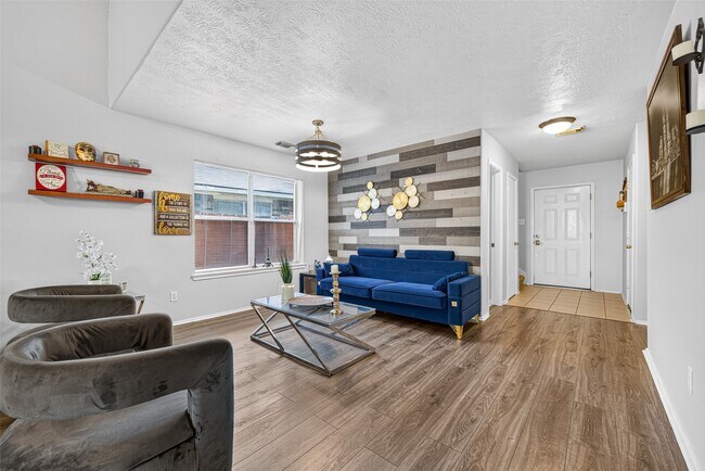 Building Photo - 4754 Lonestone Cir