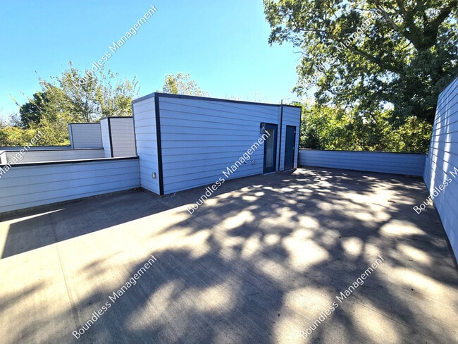 Building Photo - 340 Eugenia St SW