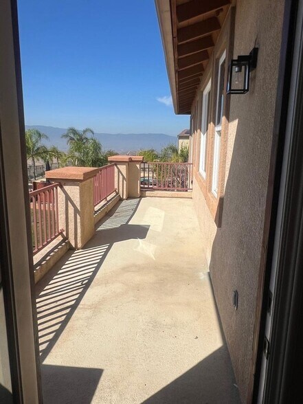 Building Photo - 16969 Old Lake Rd