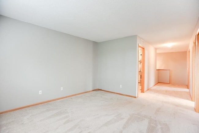 Building Photo - 11246 Isanti Ct NE
