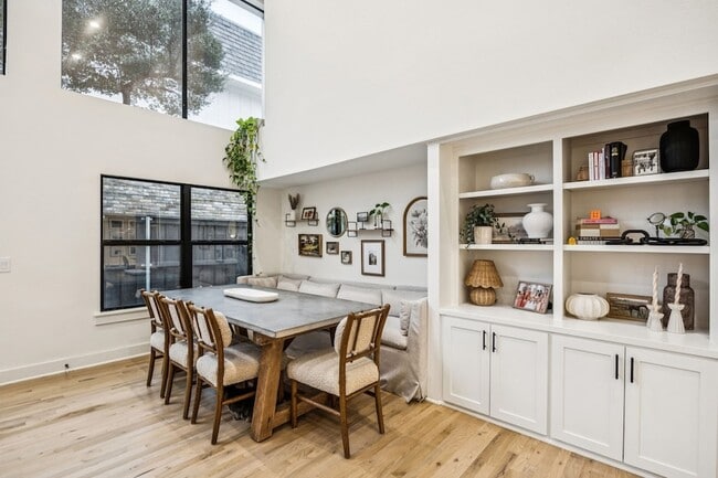 Building Photo - 5816 Orchid Ln