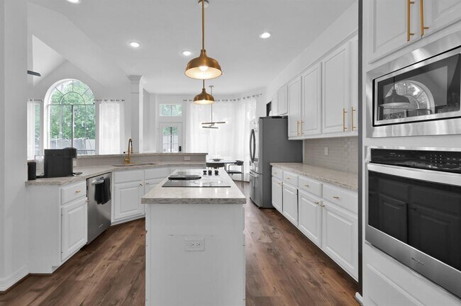 Building Photo - 163 N Concord Forest Cir