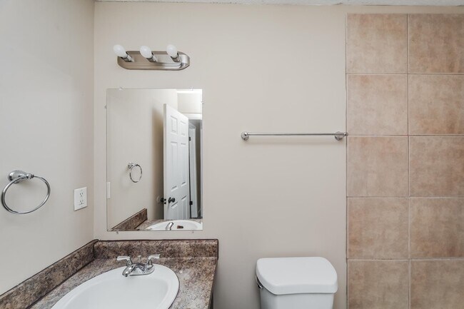 Building Photo - 4663 Royal View Dr