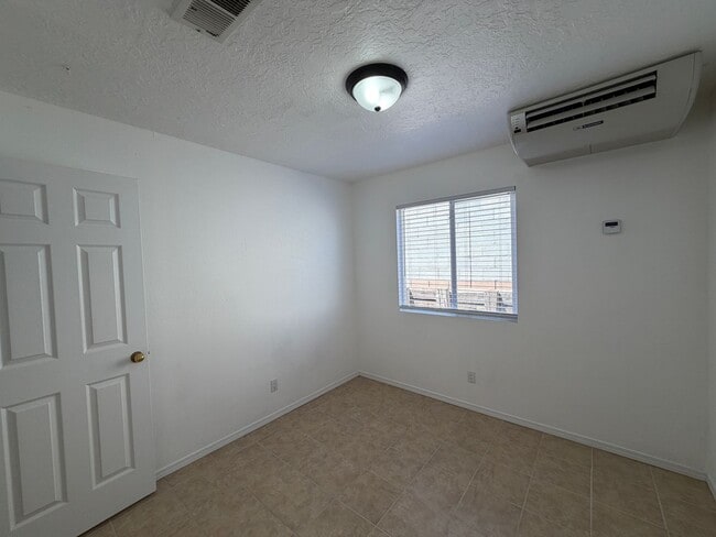 Building Photo - 1405 Secret Valley Dr SW