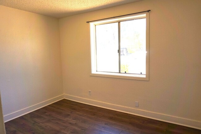Building Photo - Affordable Two Bedroom