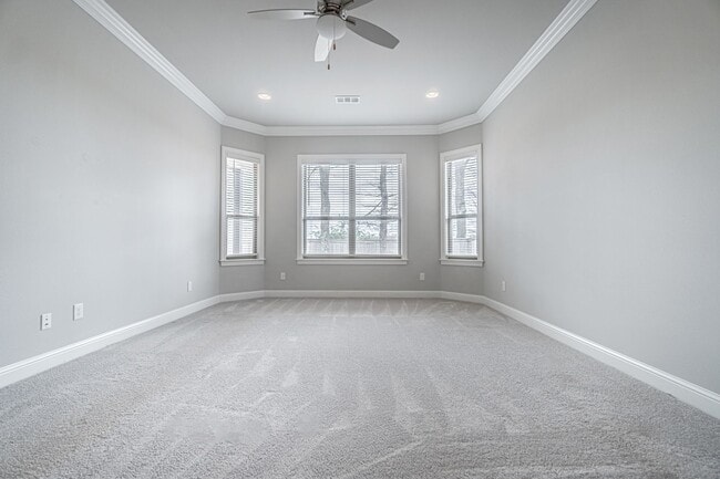 Building Photo - Craftsman Style Home in Bentonville!