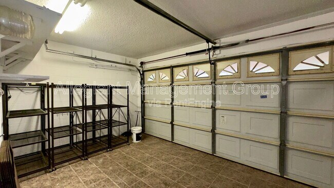 Building Photo - 2410 Sable Dr