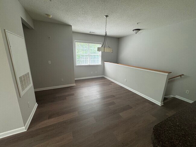 Building Photo - 6118 Woodland Ln