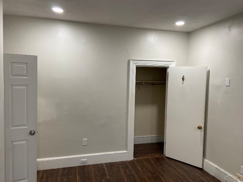 Building Photo - 41 Austin St