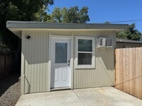 Building Photo - 1048_1050 Warner