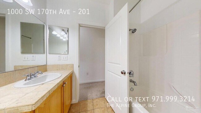Building Photo - 1000 SW 170th Ave