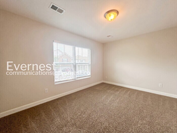 Building Photo - 2760 Sparrowgap Trl