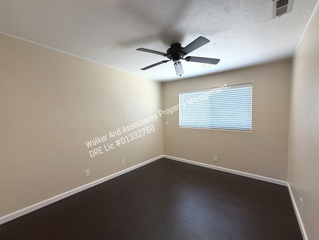 Building Photo - 622 Farrell Dr