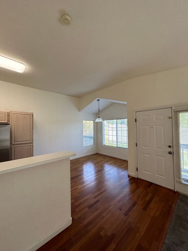 Building Photo - 2-bedroom Condo in Peaceful Broomfield Com...