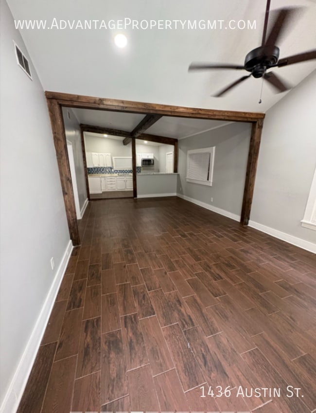 Building Photo - 1436 Austin St