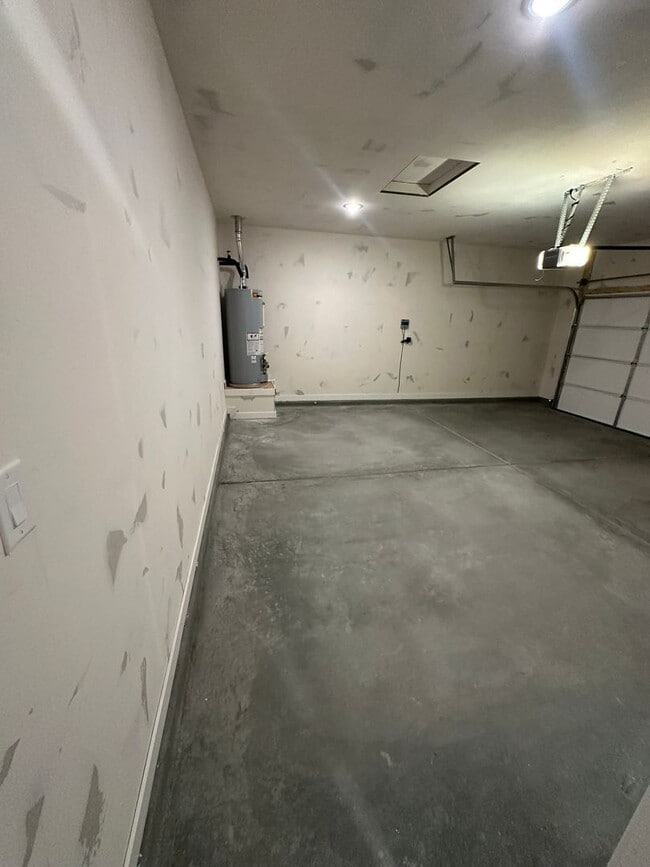 Building Photo - 1471 Cabin Creek Ave
