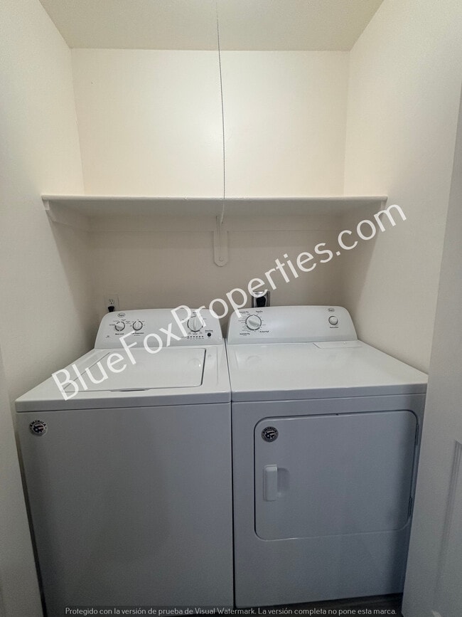 Building Photo - 245 E Norma Ln