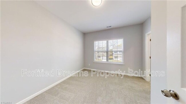 Building Photo - 3413 Littlefield Wy