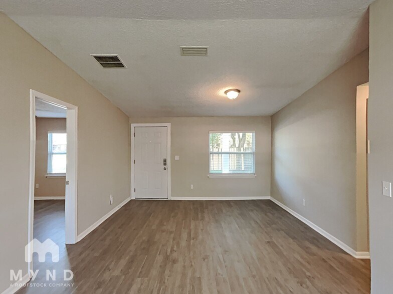 Building Photo - 7559 Canaveral Rd