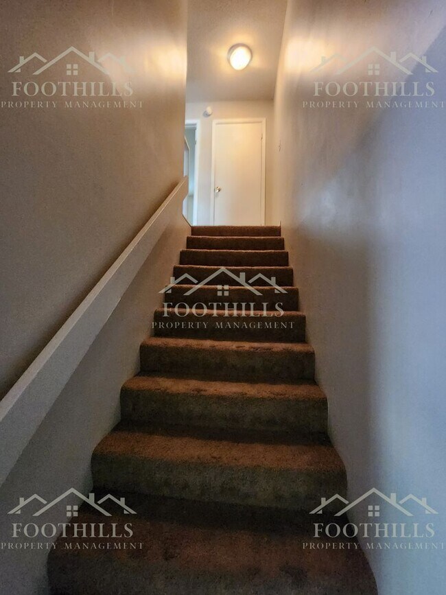 Building Photo - 2-Bed, 1.5-Bath Home with Appliances & Was...