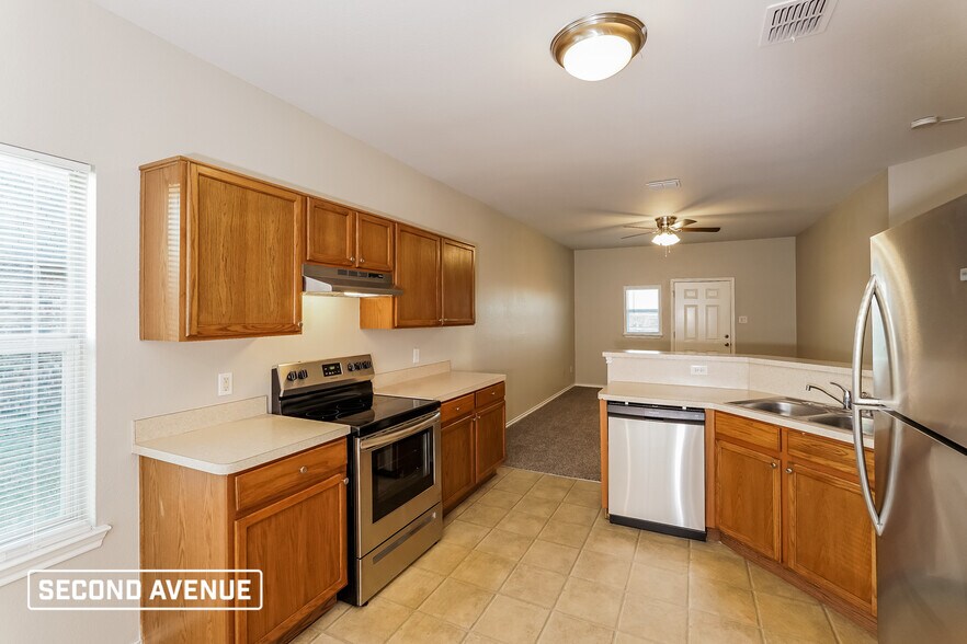 Building Photo - 204 Freedom Trl