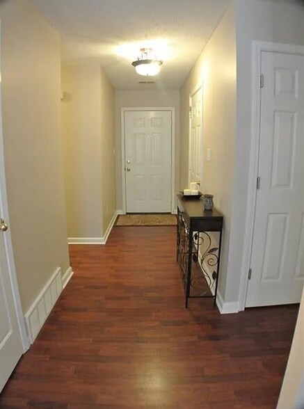 Building Photo - 9067 Valkrie Ln