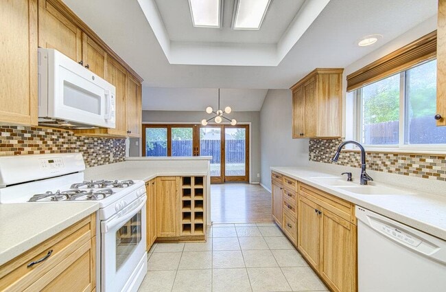 Building Photo - 11803 Hyacinth Dr