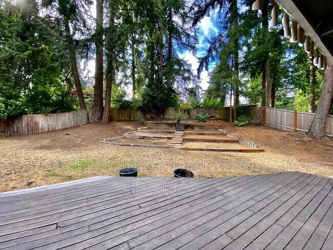 Building Photo - 1815 152nd Ave SE