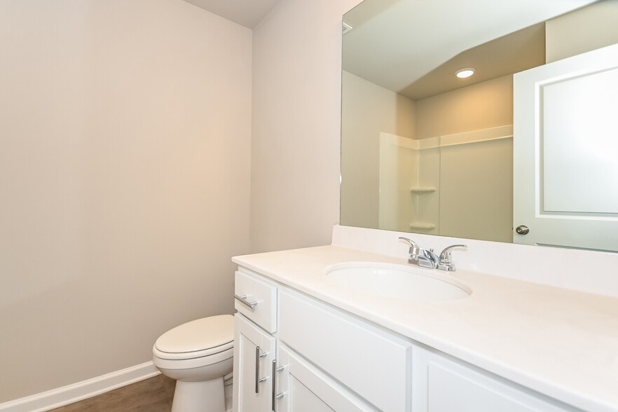 Building Photo - 854 Calvin Park Dr