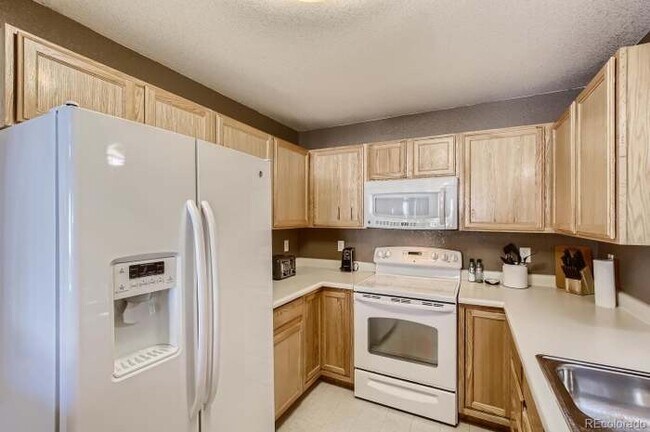 Building Photo - 1601 Great Western Dr