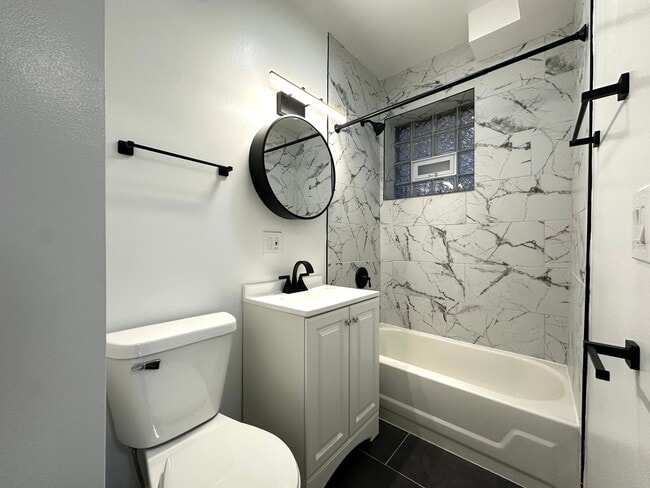 Building Photo - 2605 N Spaulding Ave