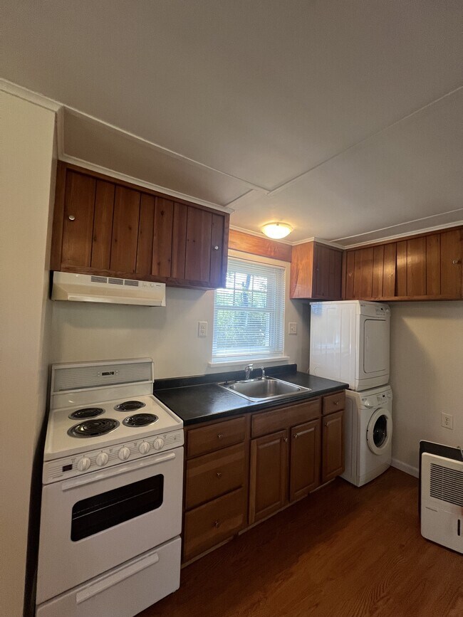 Building Photo - 1232 Park Rd