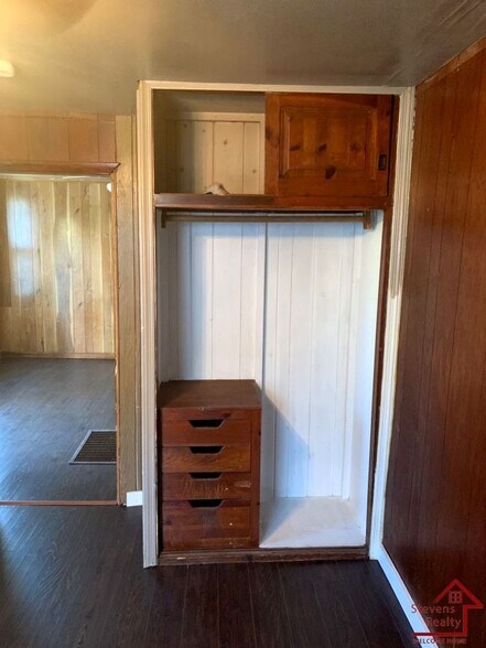 Building Photo - 2110 Brown Ave