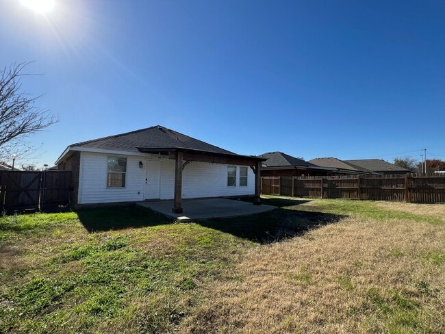 Building Photo - QUAIL