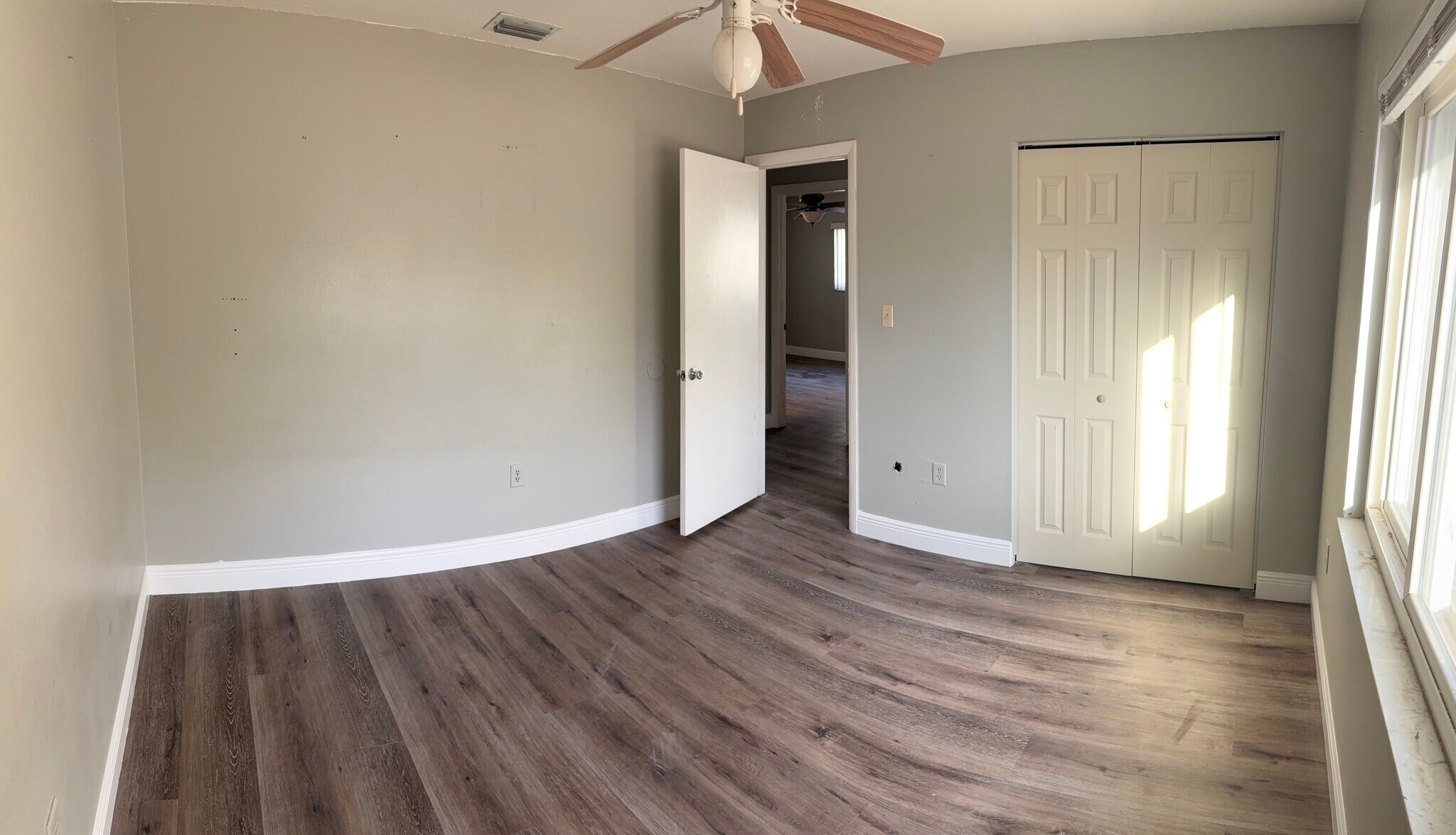 Building Photo - 5601 SE 3rd Pl