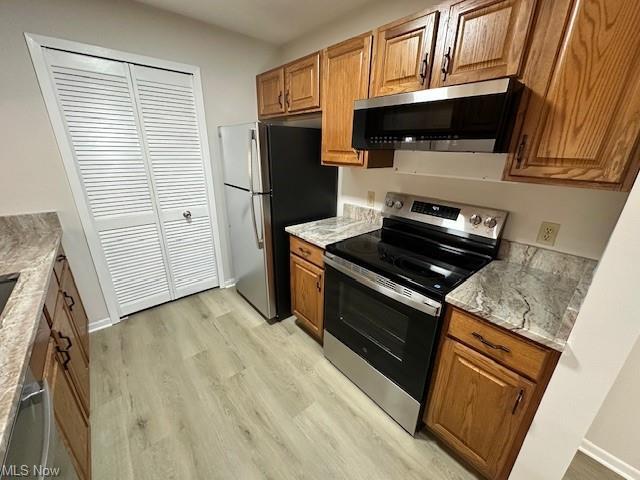 Building Photo - 8663 Scenicview Dr