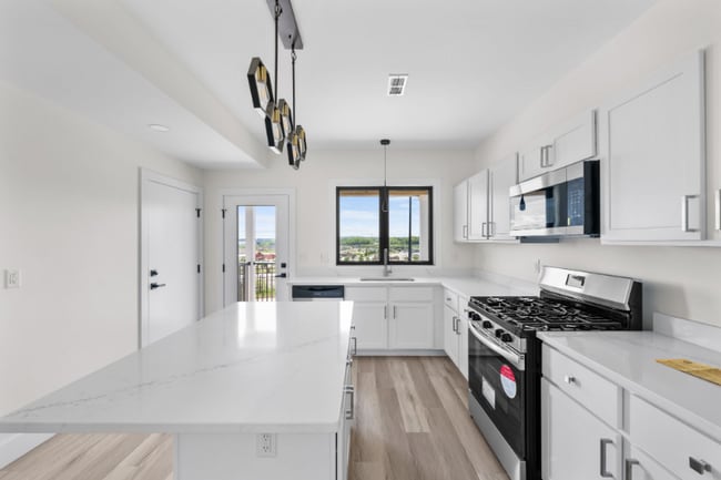 Building Photo - 1295 Holmden Ave