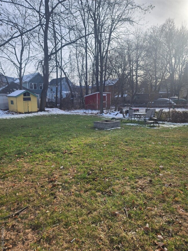 Building Photo - 20 S Elm St