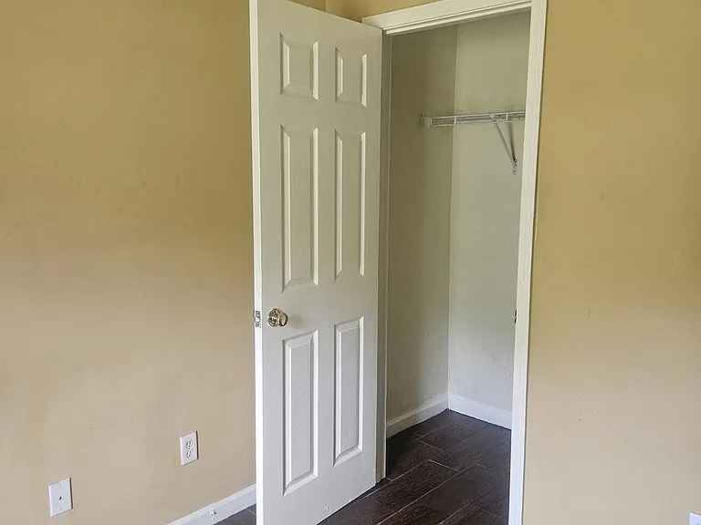 Building Photo - 5214 Kingsberry St