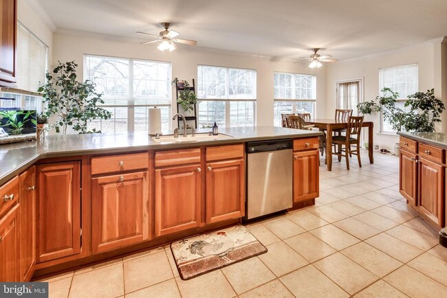 Building Photo - 9874 Foxhill Ct