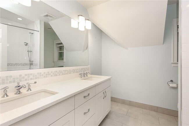 Building Photo - 81 Edgemont Rd
