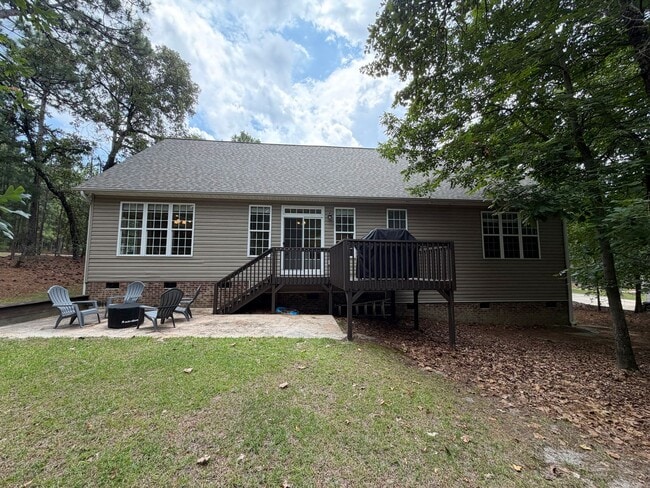 Building Photo - Carolina Lakes Gated Community!!