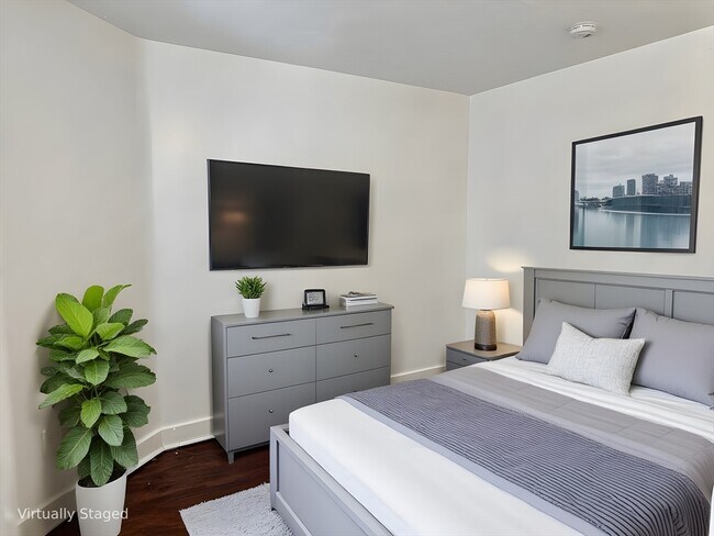 Building Photo - 90 Brooks St