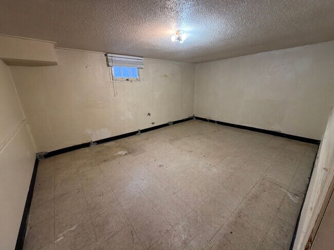 Building Photo - 3004 Capehart Dr