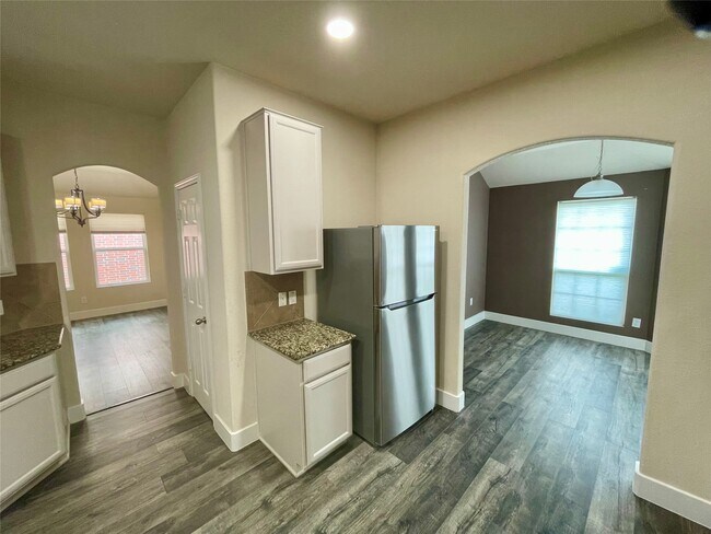Building Photo - 4903 Spring Showers Ct