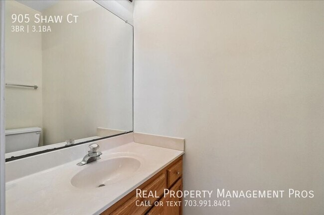 Building Photo - 905 Shaw Ct